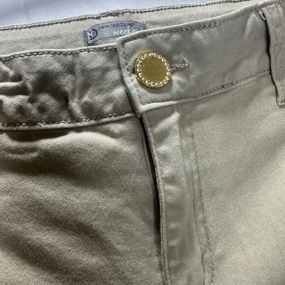 New Directions Weekend Tan Bermuda Shorts Size 12 - Picture 4 of 9